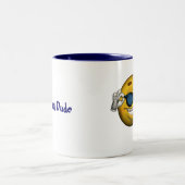 1人のクールな男 ツートーンマグカップ (中央)