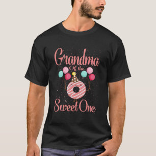 1位に並ぶ甘い1家のおばあちゃん Tシャツ