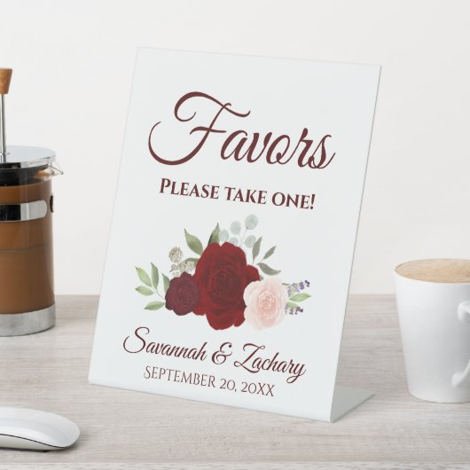 1個のバーガンディの赤とピンクのバラを取結婚る 台座サイン (インサイチュ)