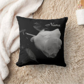 "1匹の白いバラ"の枕 クッション (ブランケット)