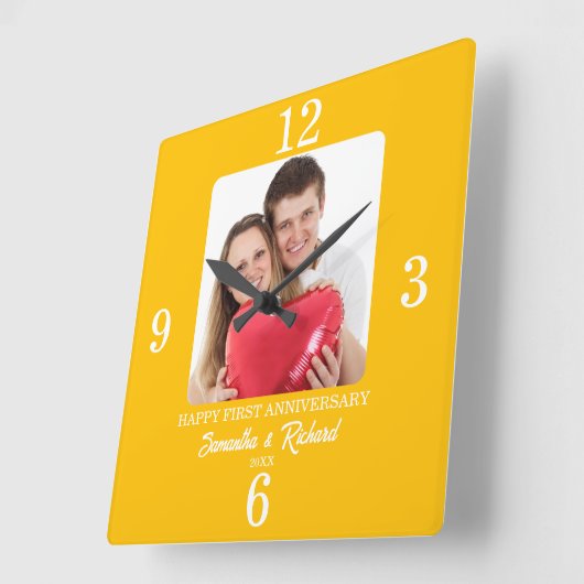 1周年記念結婚カラーゴールデンイエローフォト スクエア壁時計 (傾斜)