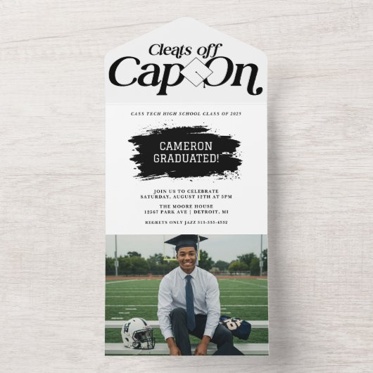 1回の招待状で卒業式のキャップを外す オールインワン招待状 (内側)