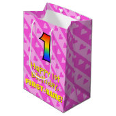 1回目の誕生日：おもしろいピンクハートストライプ&レインボー1 ミディアムペーパーバッグ (正面アングル)