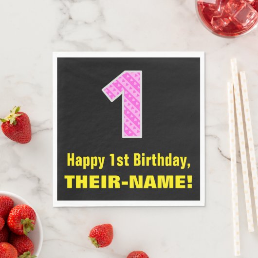 1回目の誕生日:ピンクストライプのハートと誕生日"1" +名前 スタンダードランチョンナプキン (インサイチュ)