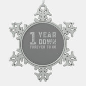 1年ずっと下がって行く スノーフレークピューターオーナメント (正面)