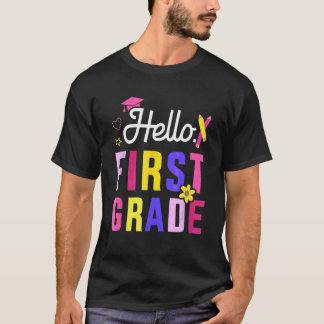 1年生の初めての学校へ行く学生の先生 Tシャツ