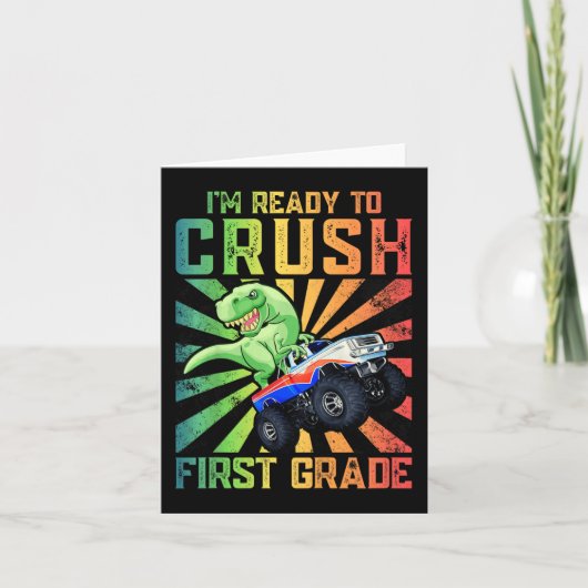 1年生のT型をクラッシュする準備ができている子供 カード (正面)