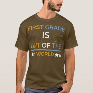 1年生は世界から出ている Tシャツ