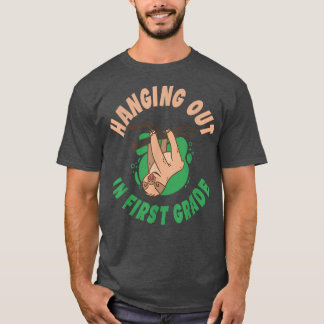 1年生ぶら下がったがスロス1年生で卒業  Tシャツ
