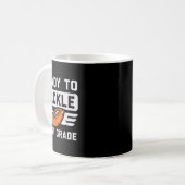 1年生サッカーに出場する コーヒーマグカップ (正面左)