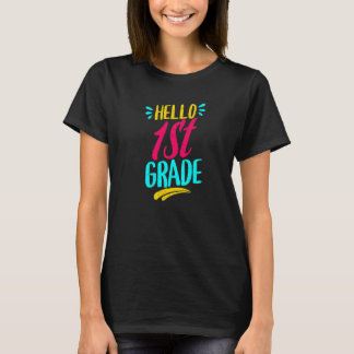 1年生初日の学校の先生のTシャツのバック Tシャツ