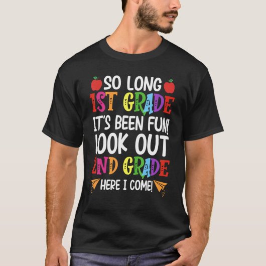 1年生2年生の長さここで来す Tシャツ (正面)