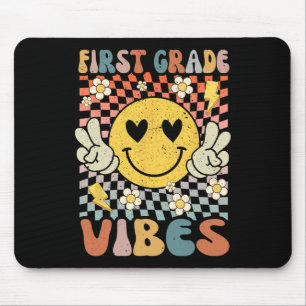 1年生Vibes 1年生レトロ先生1日目 マウスパッド