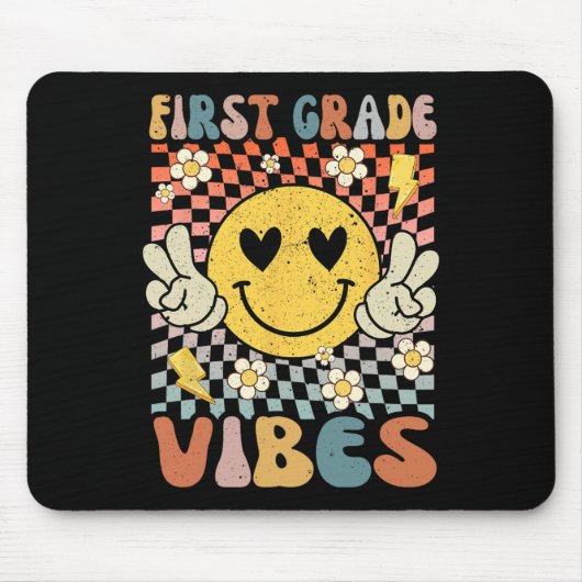 1年生Vibes 1年生レトロ先生1日目 マウスパッド (正面)