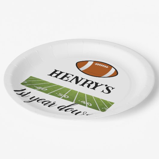 1年目のサッカー少年の誕生日 ペーパープレート (アングル)