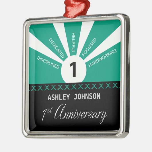 1年目の従業員をパーソナライズ メタルオーナメント (左)