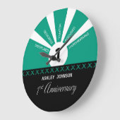 1年目の従業員をパーソナライズ ラージ壁時計 (傾斜)