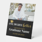 1度ホッター – 黒金ゴールド卒業1写真 台座サイン (正面)