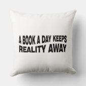 1日の現実保の本遠くに クッション (裏面)