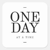 1日インスパイアの汚れ引用文ホワイトブラック スクエアシール (正面)