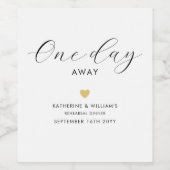 1日エレガントの金ゴールド遠くにハートリハーサルディナー ワインラベル (シングルラベル)