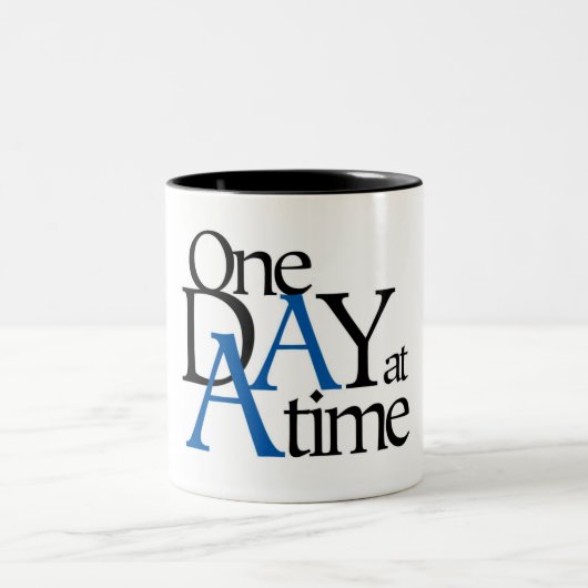 1日一度に ツートーンマグカップ (中央)