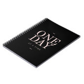 1日 – ゴールやる気を起こさせる引用文ブラックノートブック ノートブック (左側)