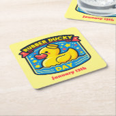 1月13日 – ゴムダッキー（アヒルちゃん）日 スクエアペーパーコースター (アングル)