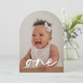 1枚のフォトアーチ型の最初の誕生日 招待状 (スタンド正面)