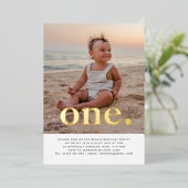 1枚のフォトファースト誕生日金ゴールド 箔招待状 (立ち正面)