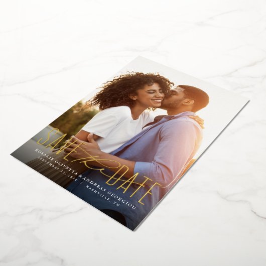 1枚のモダン写真を縦に書いて日付を保存する 箔招待状 (回転した状態)