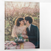 1枚エレガントの写真でピンクのフローラをすべて結婚表示 三つ折り招待状 (内部最初)