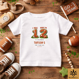 1歳から2歳へ アメリカンフットボール 誕生日おめでとう ベビーTシャツ