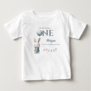 1歳のブルーボーイの誕生日 ウサギ ベビーTシャツ