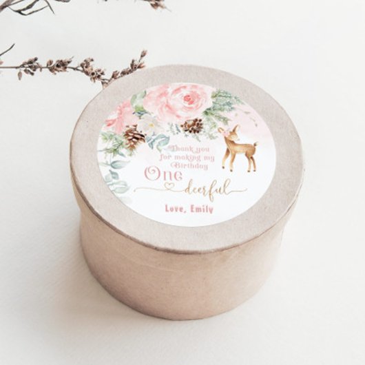 1歳の女の子の冬のほんのりピンクの鹿の誕生日 ラウンドシール