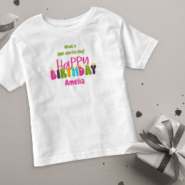 1歳の誕生日おめでとうカラフルキャンドル トドラーTシャツ