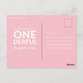 1歳の誕生日おめでとう！シンプルでワンダフル、カラフルなタイポグラフィー ポストカード (裏面)