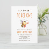 1歳の誕生日おめでとう!So Sweet To Bee One 招待状 (スタンド正面)
