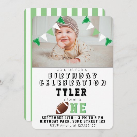 1歳の誕生日かわいいアメリカンフットボールの子供たち写真 招待状 (正面/裏面)