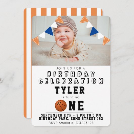 1歳の誕生日にかわいいバスケットボールの子どもたちの写真  招待状 (正面/裏面)