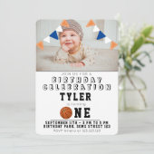 1歳の誕生日にかわいいバスケットボールの子どもたちの写真  招待状 (スタンド正面)