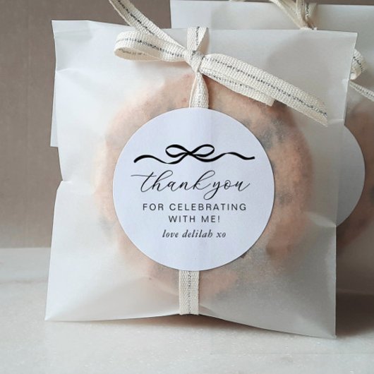 1歳の誕生日にボウ ラウンドシール