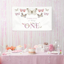 1歳の誕生日に咲く野花が蝶を一周 横断幕