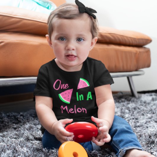 1歳の誕生日に1人 ベビーTシャツ