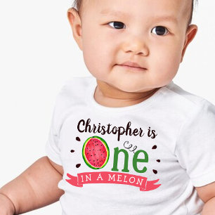 1歳の誕生日に1人 ベビーTシャツ