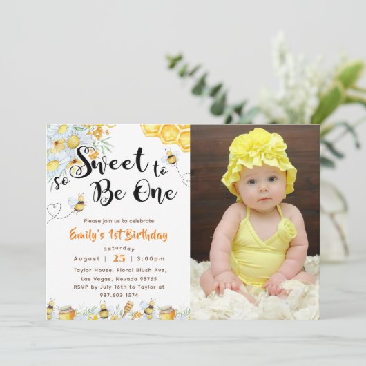 1歳の誕生日の写真を撮るのに非常に甘い 招待状 (スタンド正面)