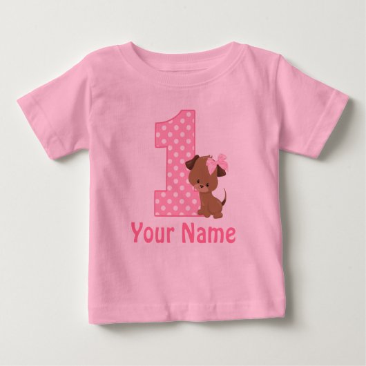 1歳の誕生日の子犬のピンクパーソナライズされた ベビーTシャツ (正面)