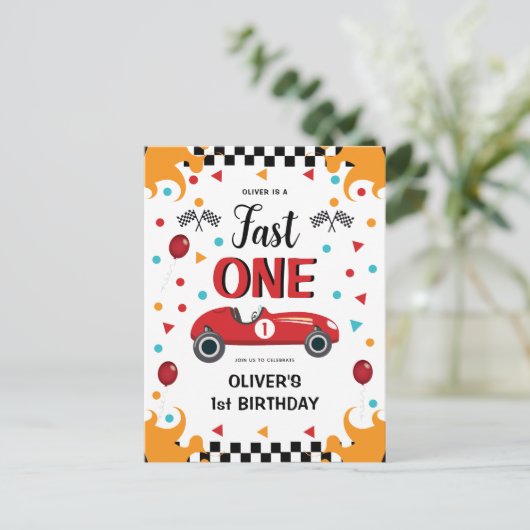 1歳の誕生日の男の子のファーストワンレーシングカー インビテーションポストカード (スタンド正面)