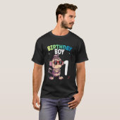 1歳の誕生日を迎えた男の子 Tシャツ (正面フル)