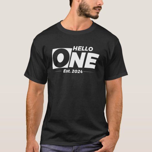 1歳の誕生日を迎える - こんにちは1歳 - 2024年設立 Tシャツ (正面)
